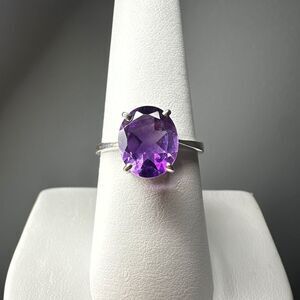 NWOT 9x11mm oval cut Amethyst solitaire ring in solid sterling silver!